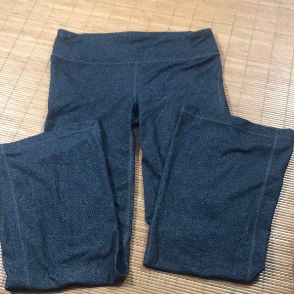 Pants - Size Medium Gap fit, gflex leggings, charcoal gray, EUC